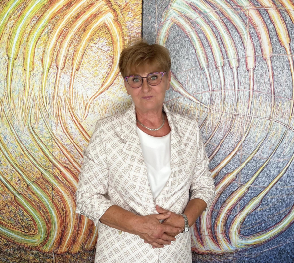 Elena Laurová Elena Laurová