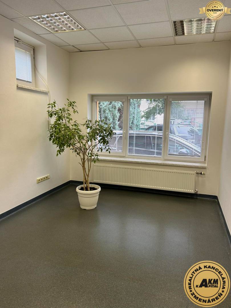 Kancelária prízemie 1.jpg