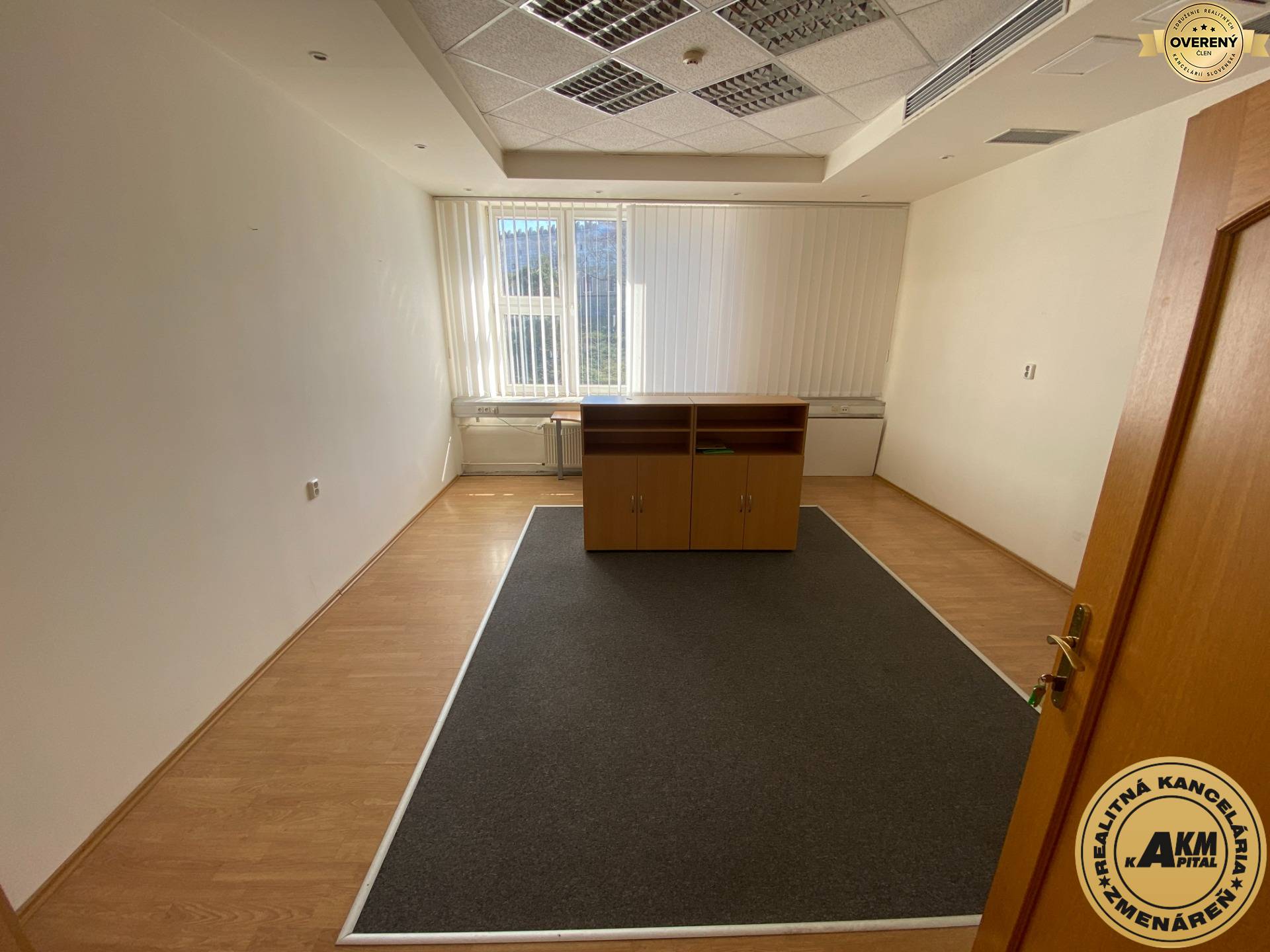 Priestory pre firmu PRENÁJOM_AKM.JPG