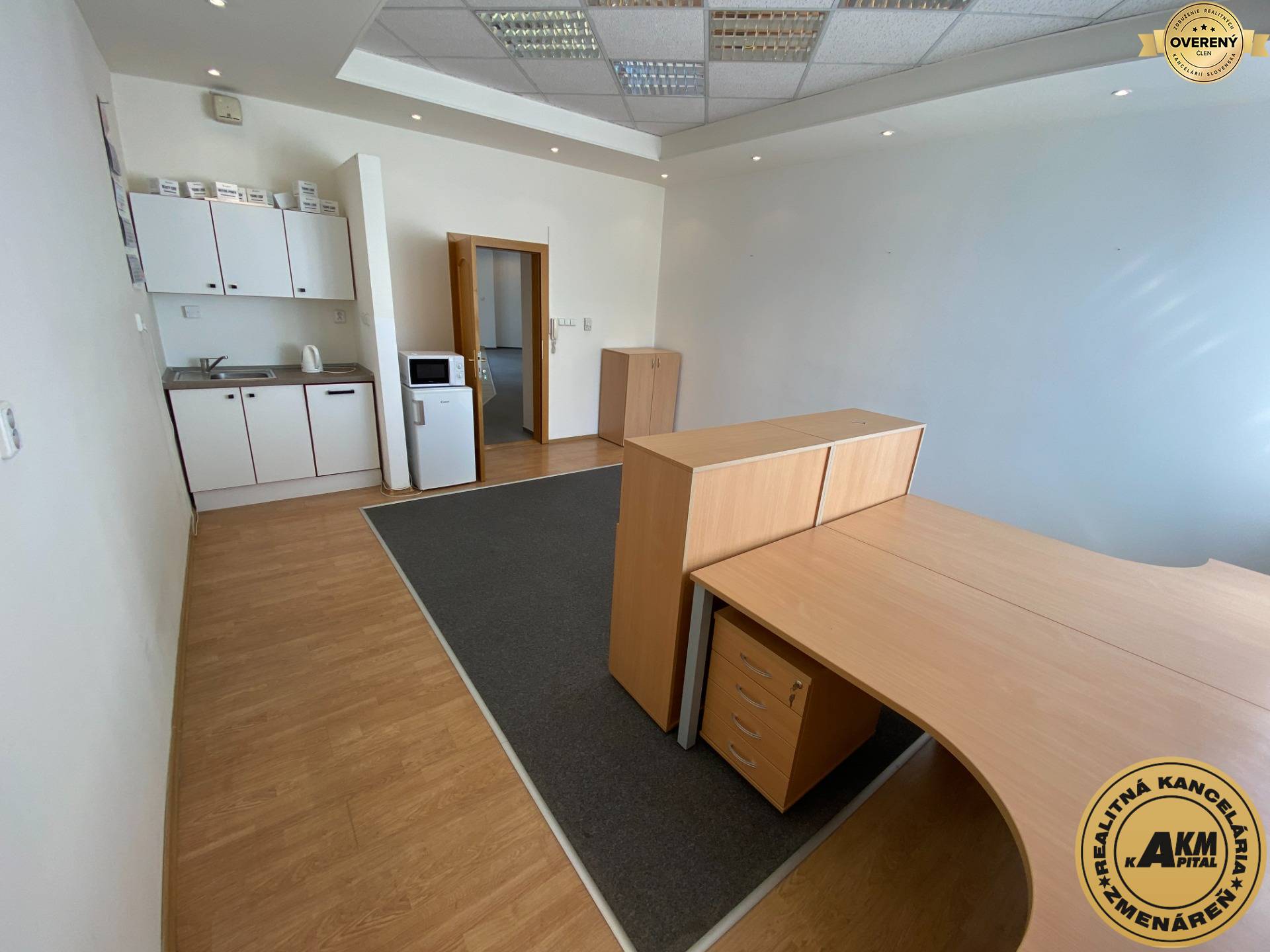 Priestory pre firmu PRENÁJOM_AKM.JPG