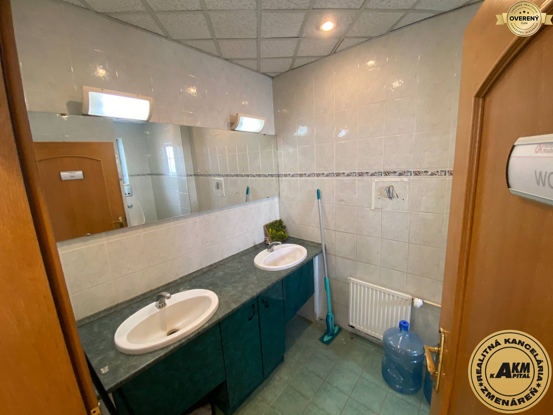 Priestory pre firmu PRENÁJOM_AKM.JPG