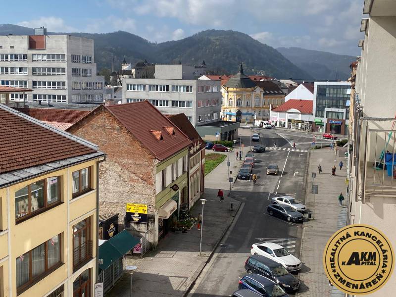 zvolen - 3 izbový byt na predaj _ centru