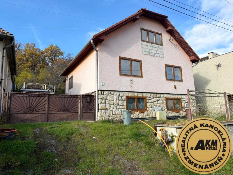 rodinný dom čelný pohľad 